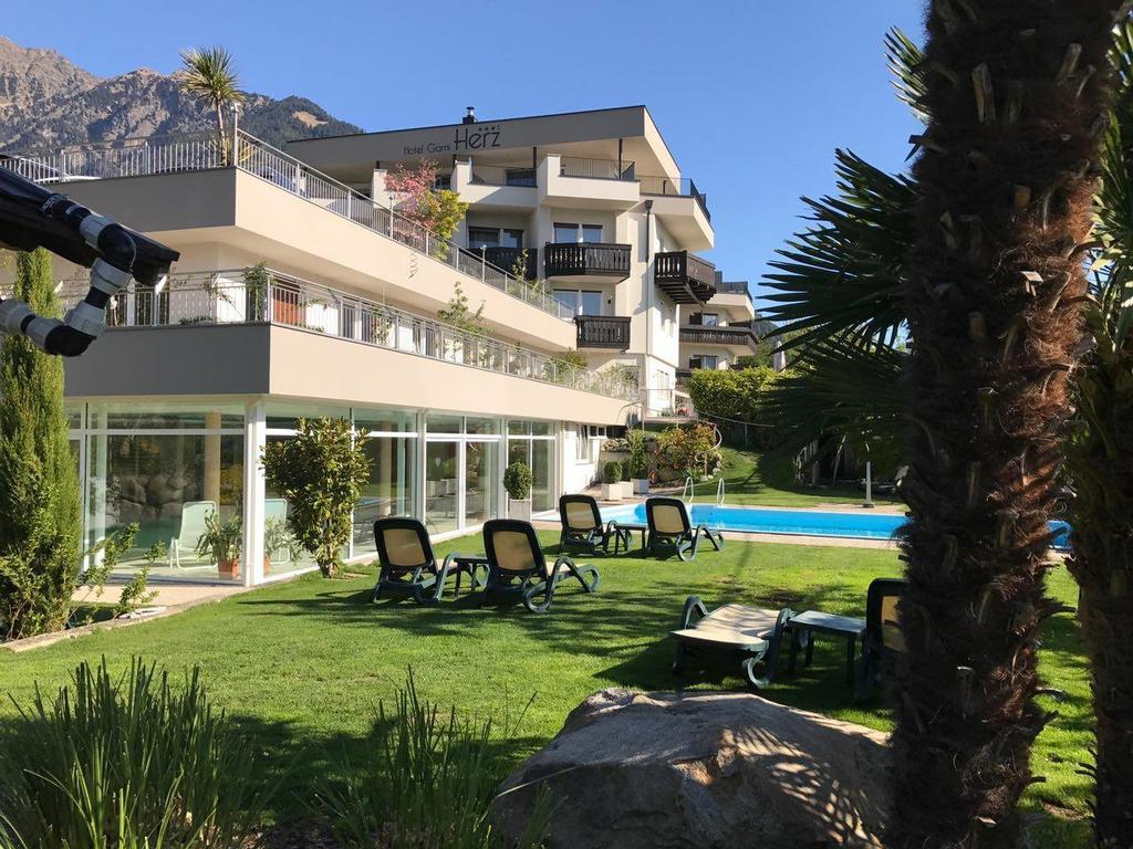 Hotel Garni Herz Tirolo Luaran gambar