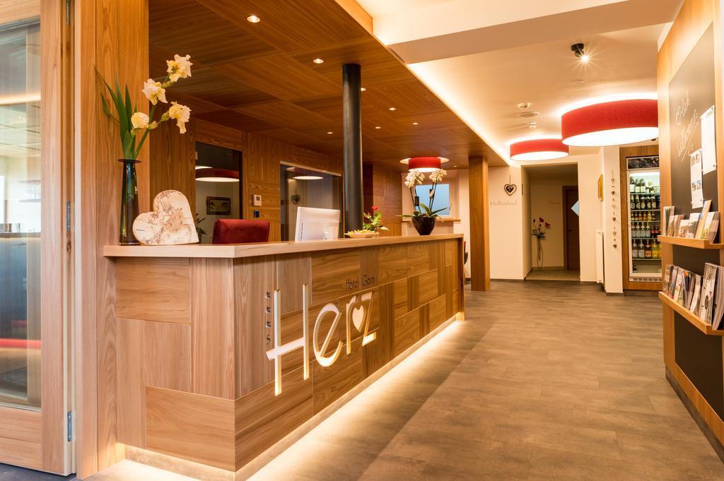Hotel Garni Herz Tirolo Luaran gambar