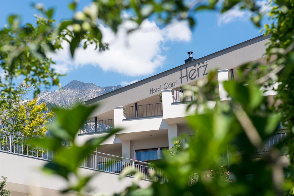 Hotel Garni Herz Tirolo Luaran gambar