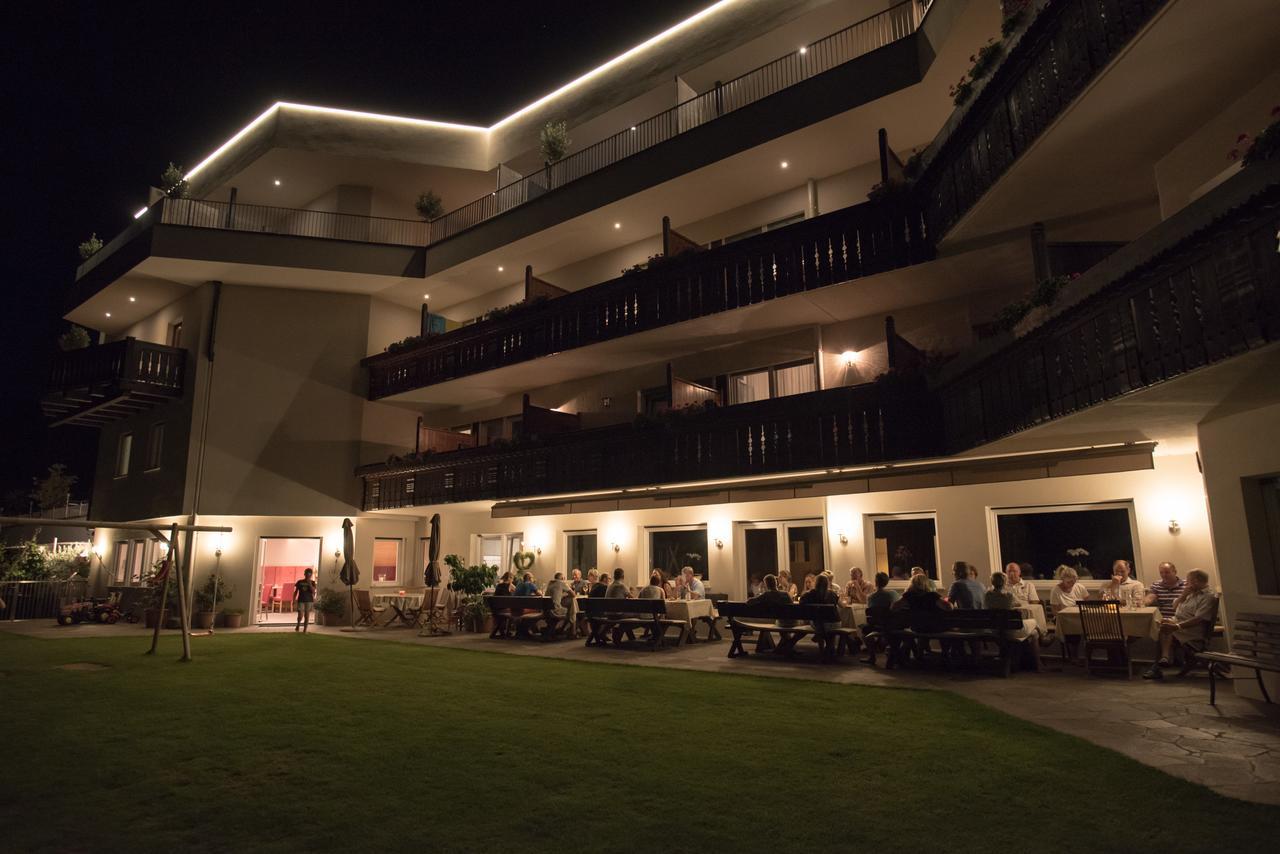 Hotel Garni Herz Tirolo Luaran gambar