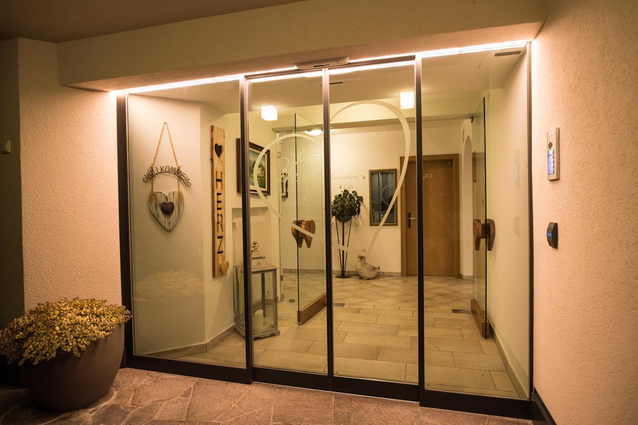 Hotel Garni Herz Tirolo Luaran gambar