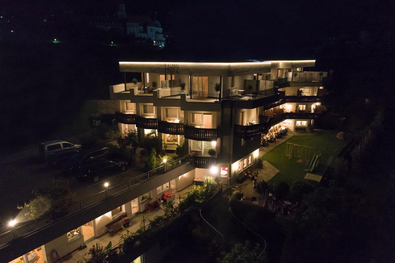Hotel Garni Herz Tirolo Luaran gambar